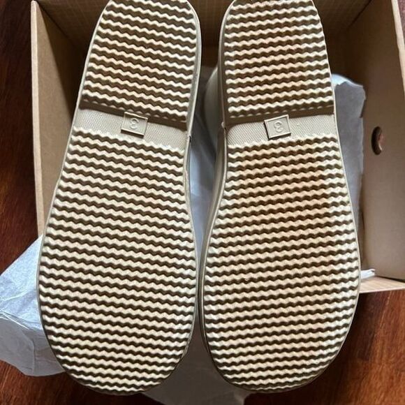 NEW Goumi Kids Dune Muddies SZ Youth 3 Tan Rain Boots Pull On Rubber - Picture 2 of 3